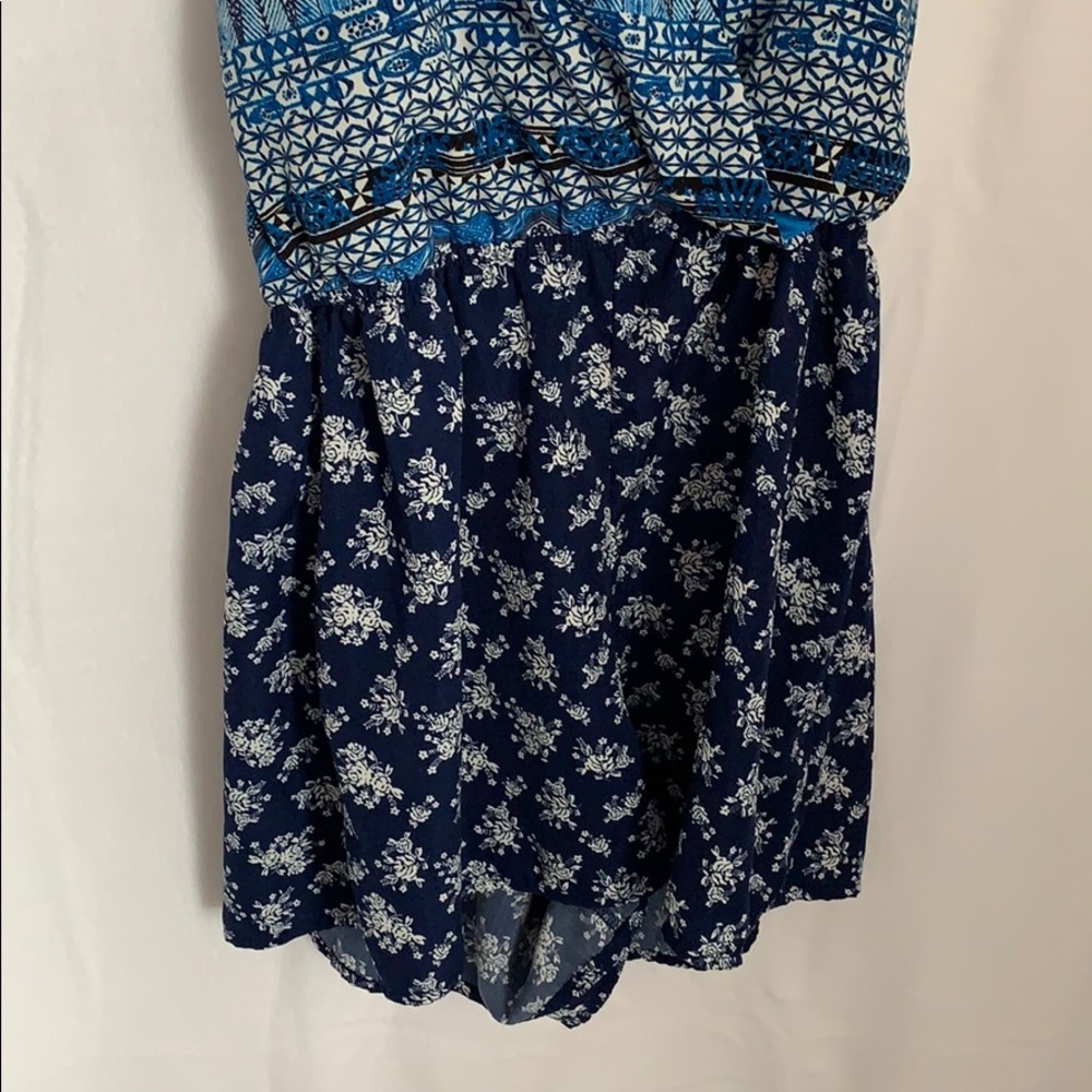 Blue mixed pattern romper with slit front🌊 - Picture 8 of 11